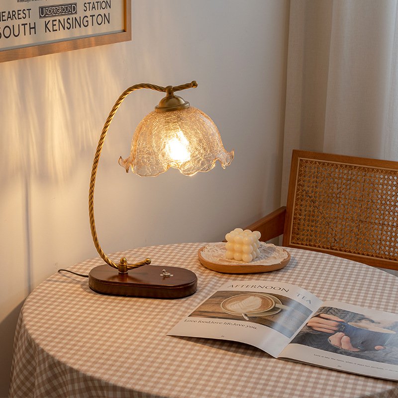 主图-01 Lumind French Retro Bedroom Table Lamp-LT09 - Image 1